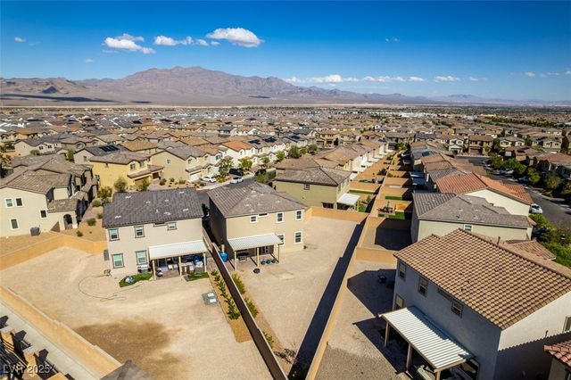 10439 Sadie Blake Avenue, Las Vegas, NV 89166