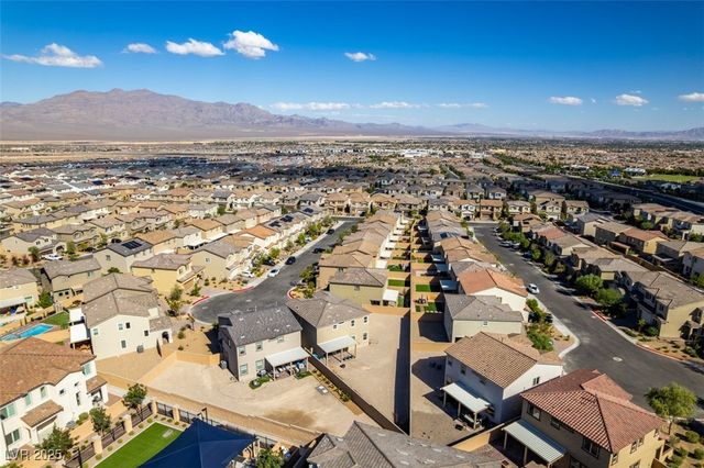 10439 Sadie Blake Avenue, Las Vegas, NV 89166