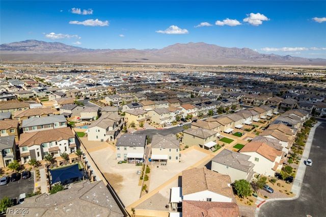 10439 Sadie Blake Avenue, Las Vegas, NV 89166