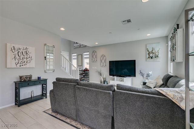 10439 Sadie Blake Avenue, Las Vegas, NV 89166