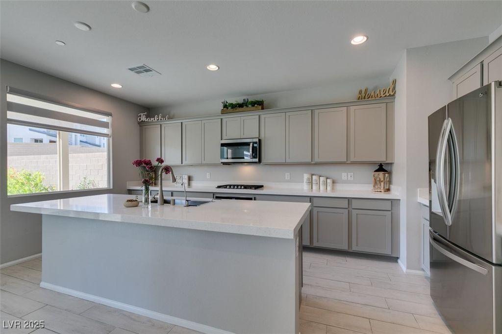 10439 Sadie Blake Avenue, Las Vegas, NV 89166