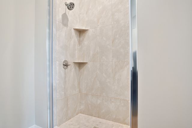 1668 Olde Brandy Lane, Davenport, IA 52807