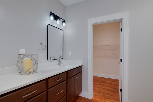 1668 Olde Brandy Lane, Davenport, IA 52807