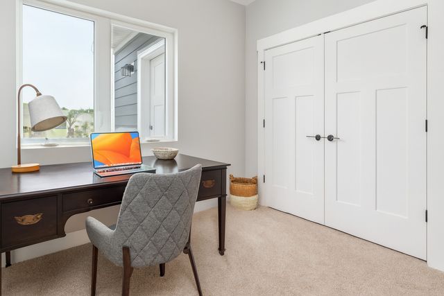 1668 Olde Brandy Lane, Davenport, IA 52807