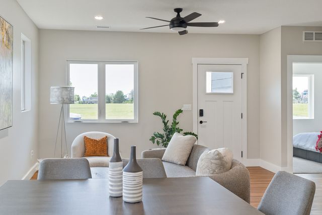 1668 Olde Brandy Lane, Davenport, IA 52807