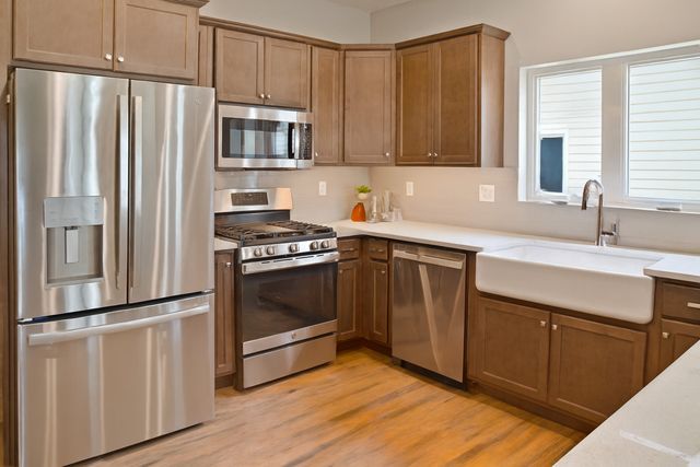 1668 Olde Brandy Lane, Davenport, IA 52807