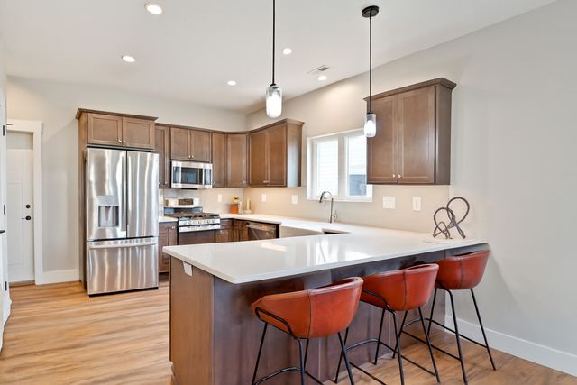 1668 Olde Brandy Lane, Davenport, IA 52807