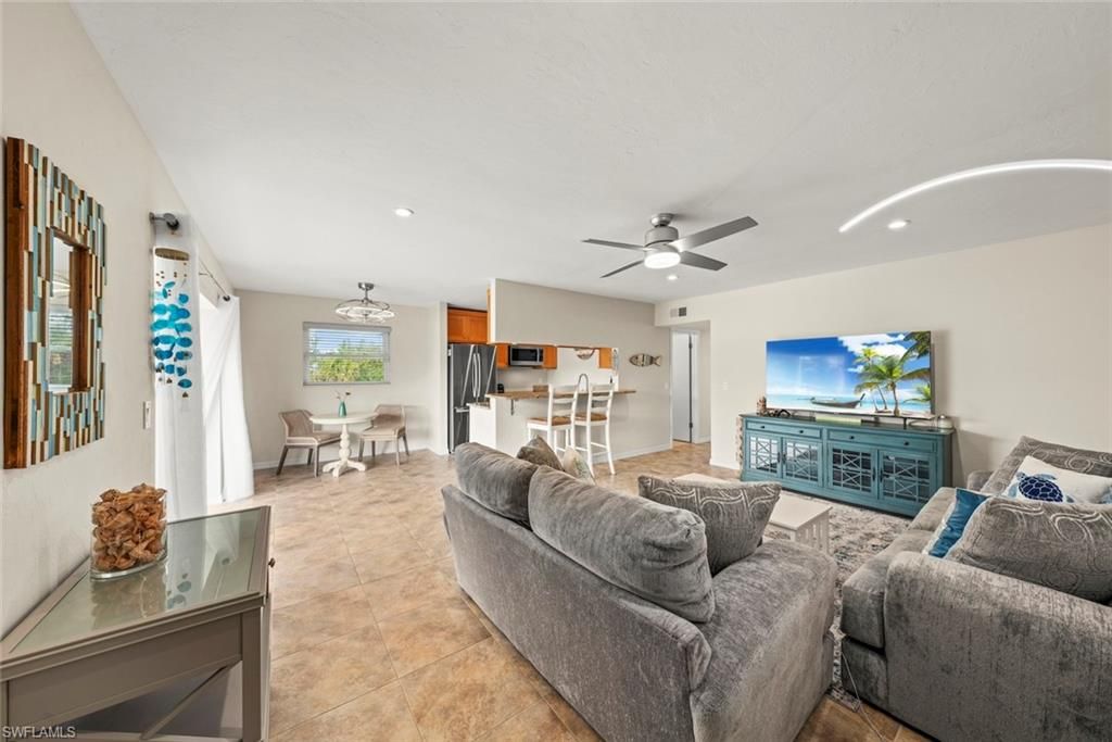 601 Periwinkle WAY D5, SANIBEL, FL 33957 — exterior