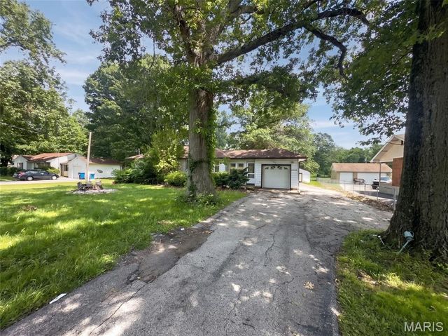 11424 Larimore Road, St Louis, MO 63138