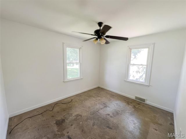 11424 Larimore Road, St Louis, MO 63138