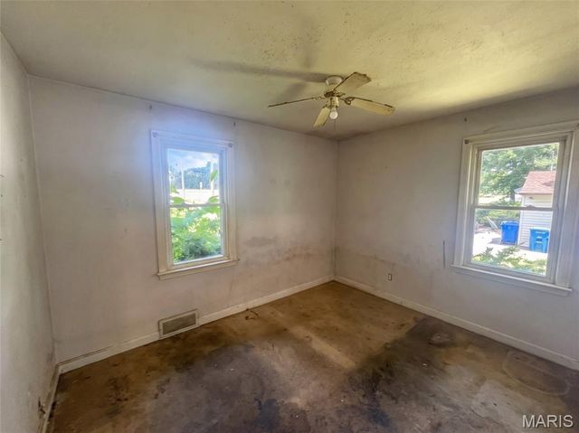 11424 Larimore Road, St Louis, MO 63138