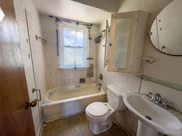 11424 Larimore Road, St Louis, MO 63138
