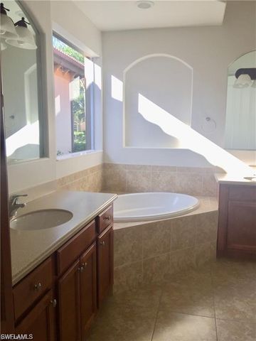 6473 Caldecott DR, Naples, FL 34113
