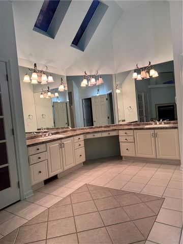 320 Steeplechase Dr, Cranberry Twp, PA 16066