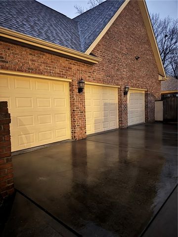 320 Steeplechase Dr, Cranberry Twp, PA 16066