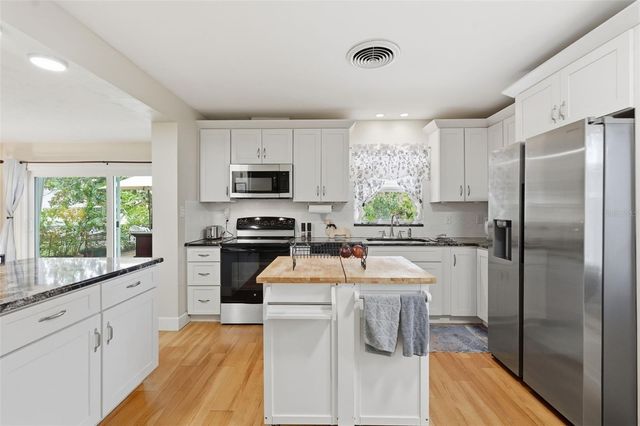 179 E CANAL DRIVE, Palm Harbor, FL 34684