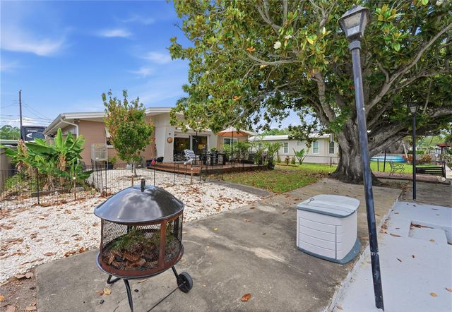 179 E CANAL DRIVE, Palm Harbor, FL 34684