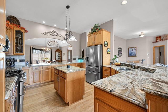 W125S8568 Country View COURT, Muskego, WI 53150