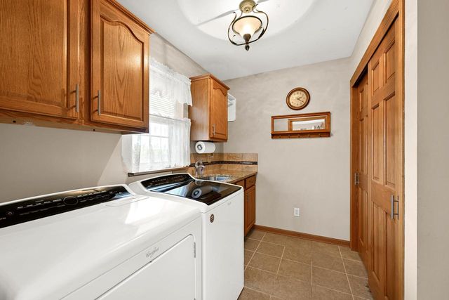 W125S8568 Country View COURT, Muskego, WI 53150