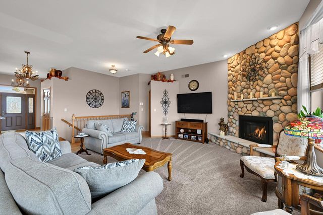 W125S8568 Country View COURT, Muskego, WI 53150