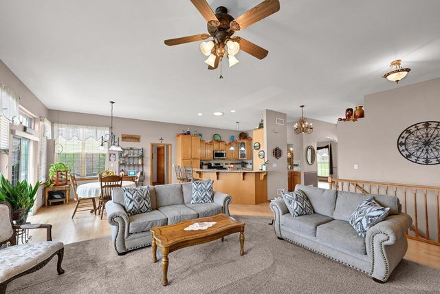 W125S8568 Country View COURT, Muskego, WI 53150