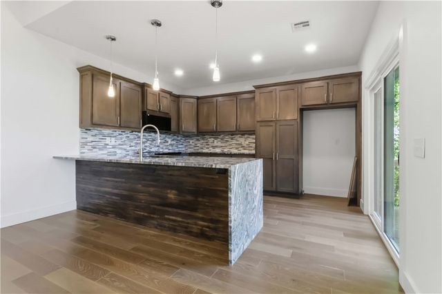 53 Chelmsworth Drive, Bella Vista, AR 72715