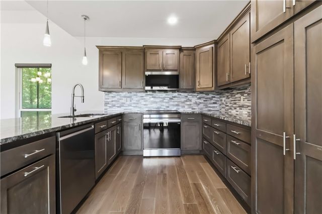 53 Chelmsworth Drive, Bella Vista, AR 72715