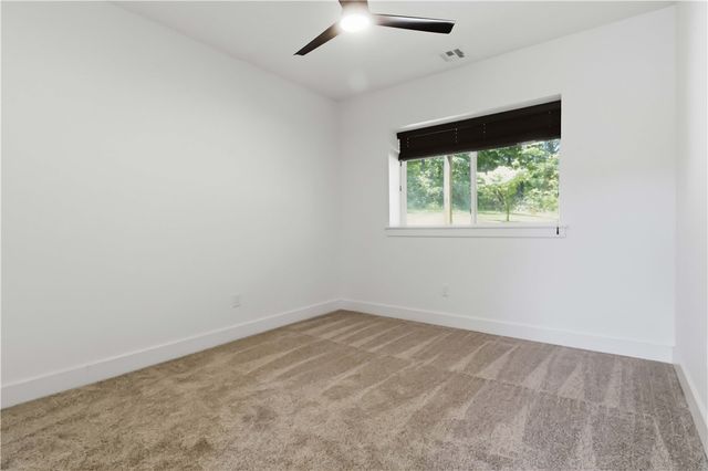 53 Chelmsworth Drive, Bella Vista, AR 72715