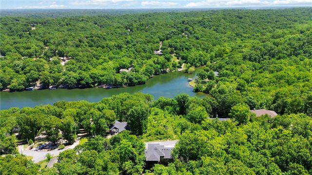 53 Chelmsworth Drive, Bella Vista, AR 72715