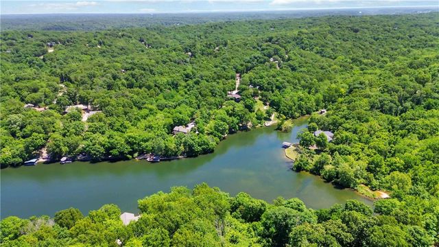 53 Chelmsworth Drive, Bella Vista, AR 72715