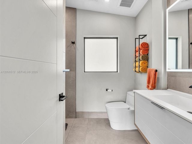 2448 Okeechobee Ln, Fort Lauderdale, FL 33312