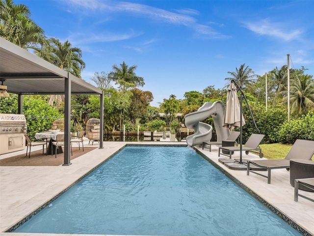 2448 Okeechobee Ln, Fort Lauderdale, FL 33312