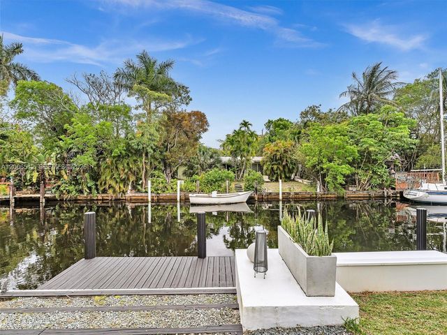 2448 Okeechobee Ln, Fort Lauderdale, FL 33312