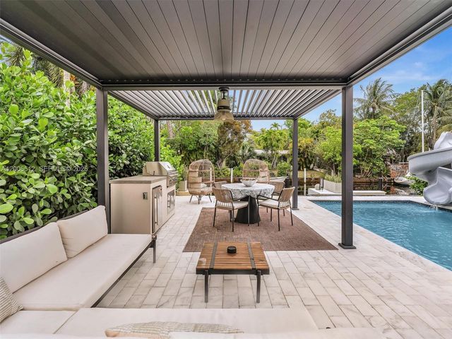 2448 Okeechobee Ln, Fort Lauderdale, FL 33312