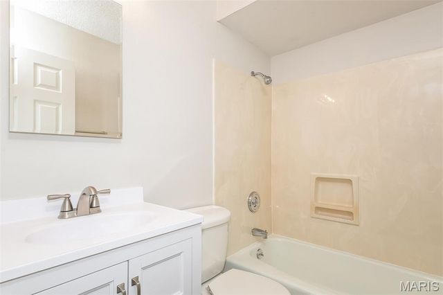 3515 Ridgewood Drive, St Charles, MO 63303