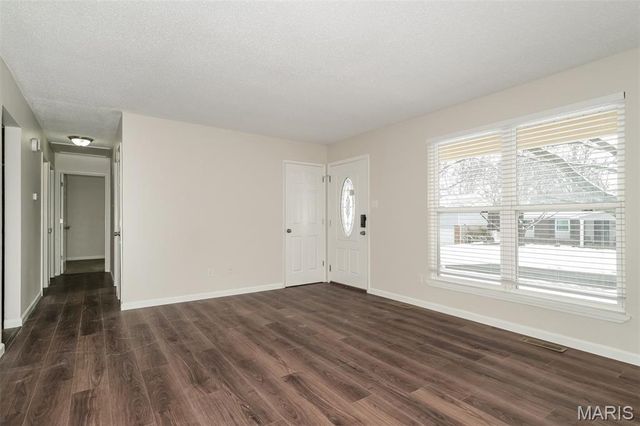 3515 Ridgewood Drive, St Charles, MO 63303