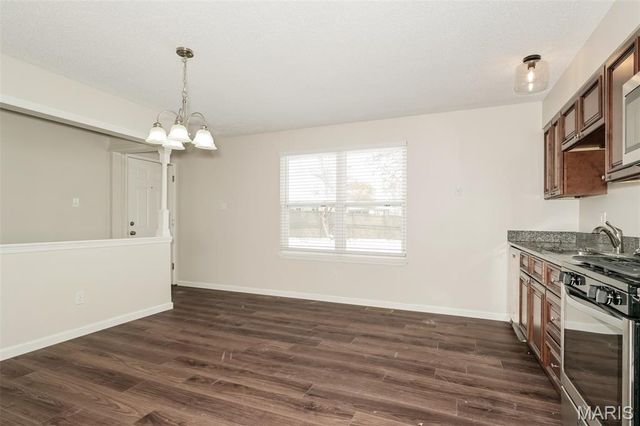 3515 Ridgewood Drive, St Charles, MO 63303