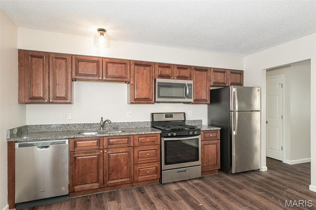 3515 Ridgewood Drive, St Charles, MO 63303