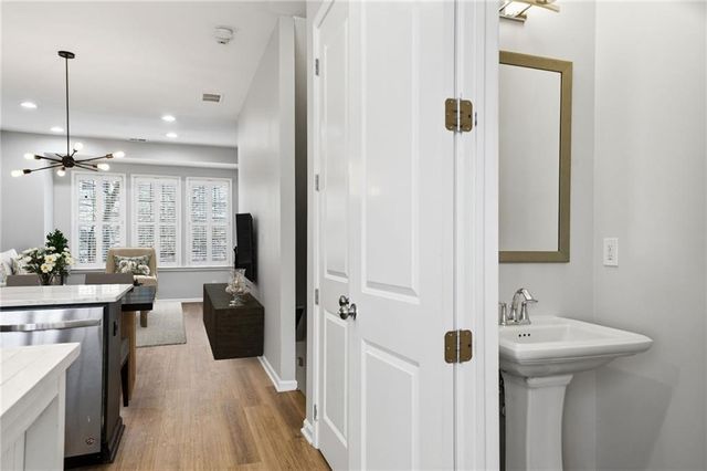 615 Broadview Place NE, Atlanta, GA 30324