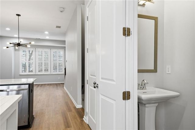 615 Broadview Place NE, Atlanta, GA 30324