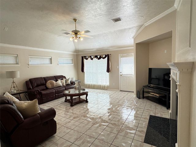 7915 Fall Hollow Drive, Houston, TX 77041