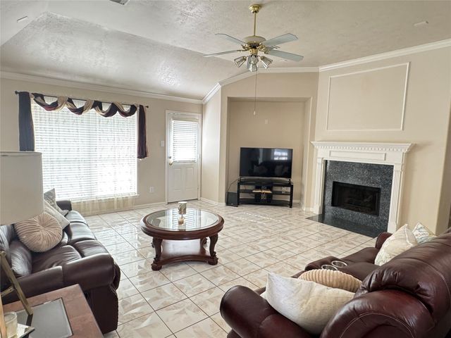 7915 Fall Hollow Drive, Houston, TX 77041