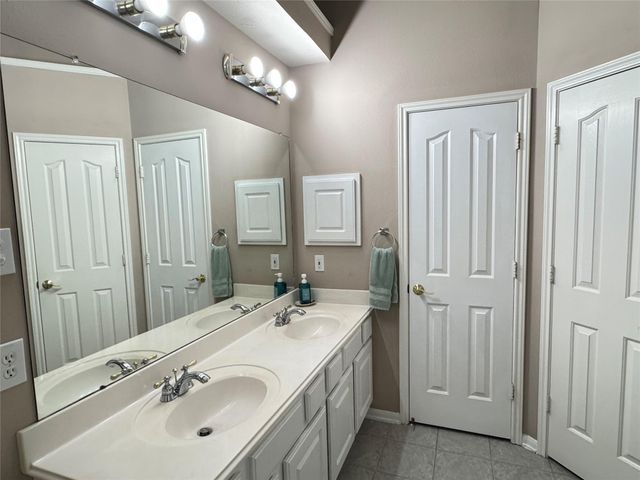 7915 Fall Hollow Drive, Houston, TX 77041