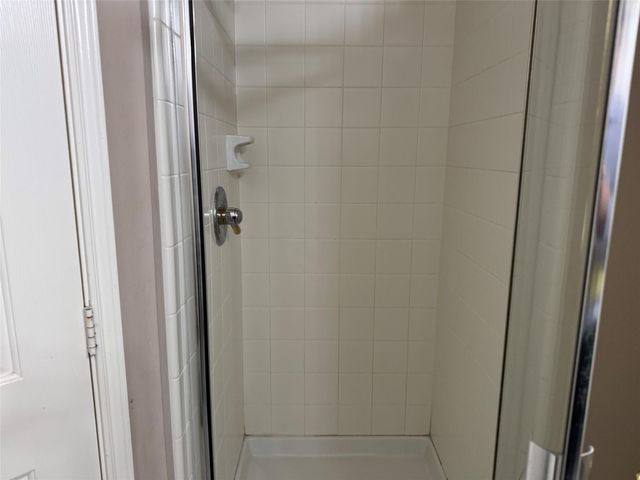 7915 Fall Hollow Drive, Houston, TX 77041