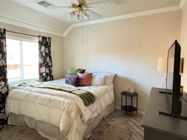 7915 Fall Hollow Drive, Houston, TX 77041