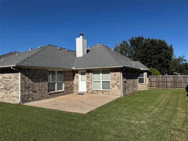 7915 Fall Hollow Drive, Houston, TX 77041