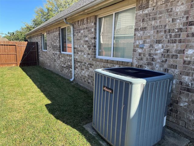 7915 Fall Hollow Drive, Houston, TX 77041