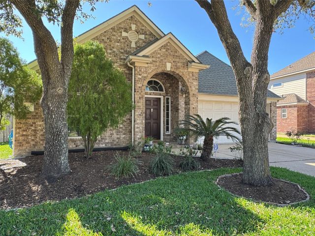 7915 Fall Hollow Drive, Houston, TX 77041