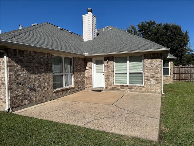 7915 Fall Hollow Drive, Houston, TX 77041