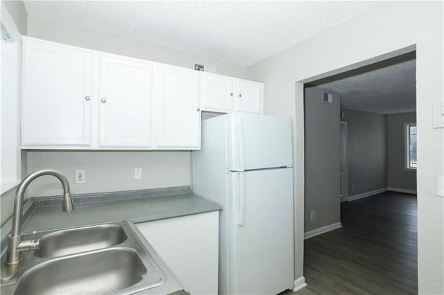 2065 Alison Court Unit 6, Atlanta, GA 30311